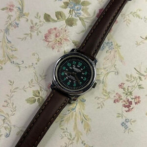 🐞Classic Dainty Leather Band Watch🐞